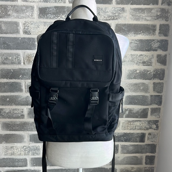 Oakley Bags Oakley Utility Cube Backpack Poshmark